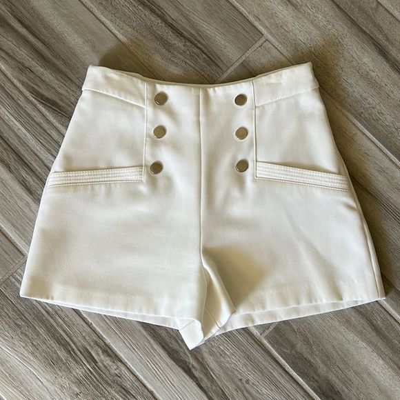 Zara Pants - Zara White Mini High Waist Shorts With Buttons and Pockets Size XS